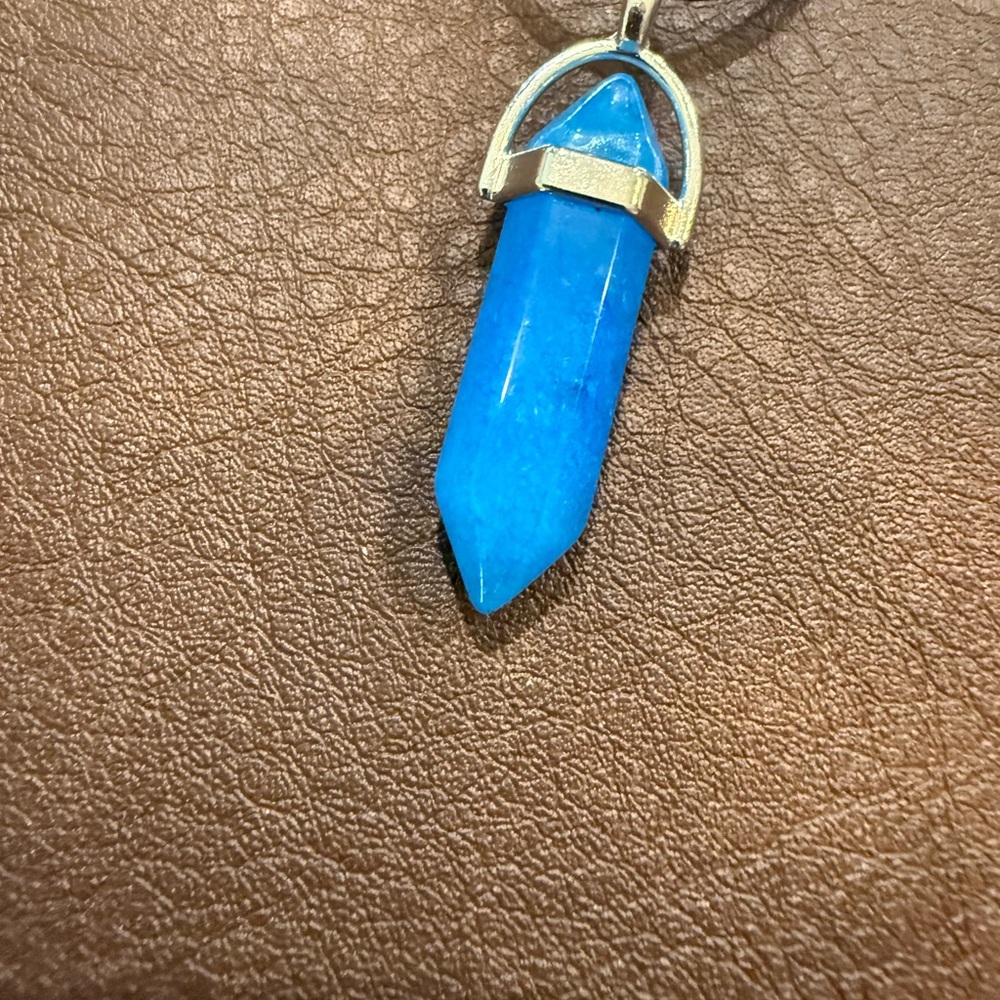 Elegant Blue Pendant Necklace